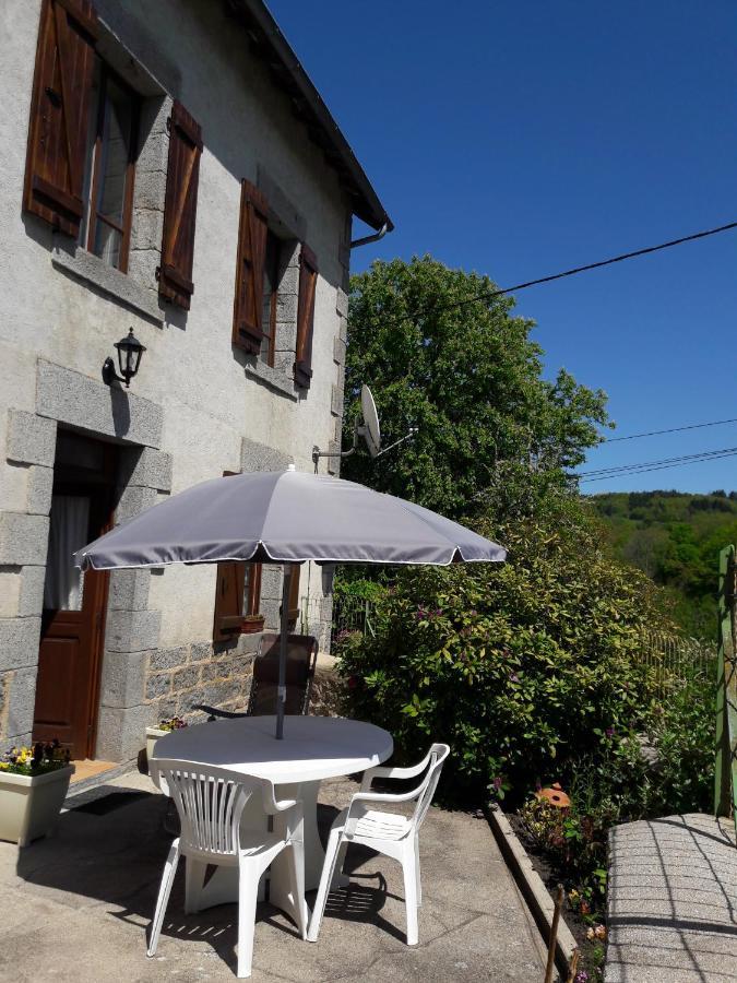 La Maison Du Mas Rando Saint-Georges-Nigremont Exterior photo